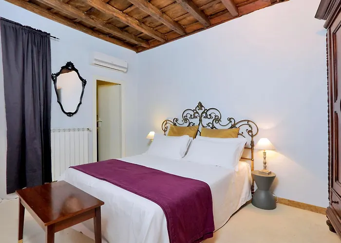 Sangallo - Residenze Romanae Affittacamere 3*