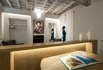 Sangallo - Residenze Romanae Affittacamere 3*