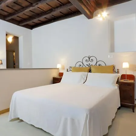 Sangallo - Residenze Romanae Affittacamere 3*