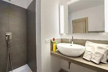 Sangallo - Residenze Romanae Affittacamere 3*